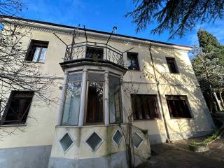 Villa in vendita a trieste via antonio baiamonti