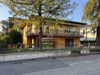 Casa indipendente in vendita a lonigo via roma, 52