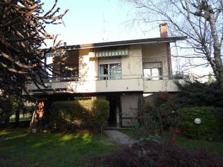 Villa in vendita a borgomanero via monte rosa, 12