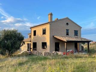 Rustico in vendita a cupra marittima contrada sant'andrea