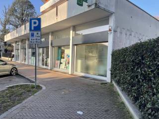 Negozio in affitto a saronno via varese, 51