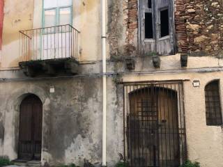 Casa indipendente in vendita a barcellona pozzo di gotto via san giovanni, 20