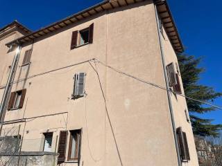 Casa indipendente in vendita a cerreto di spoleto via padre pietro pirri