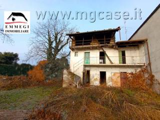 Cascina in vendita a borgo ticino via circonvallazione s.n.c.