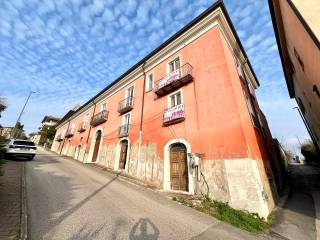 Intero stabile in vendita ad avellino via circumvallazione