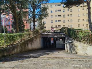 Garage in affitto a bologna via antonio salieri