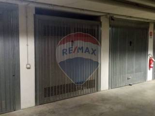 Garage in vendita a milano via pompeo mariani, 4