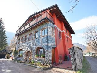 Villa in vendita a berzo inferiore via muracche 25040