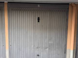 Garage in vendita a busto arsizio via vespri siciliani, 67/