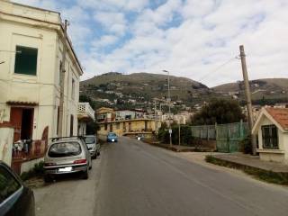 Negozio alimentare in affitto a monreale via mulini, 15