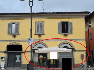 Negozio all'asta a stezzano piazza libertà, 33