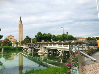 Negozio in affitto a jesolo via piave vecchio