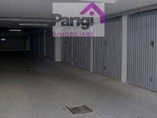 Garage in vendita a prato via carlo marx