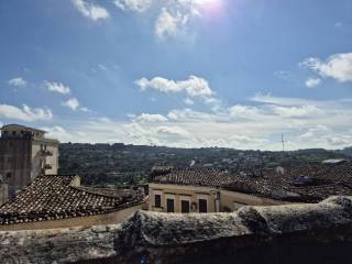 Appartamento in vendita a modica corso nino barone, 59