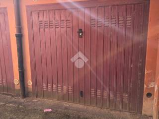 Garage in affitto a curno via piemonte, 3