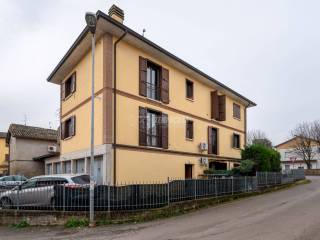 Appartamento in vendita a cadelbosco di sopra via zurco