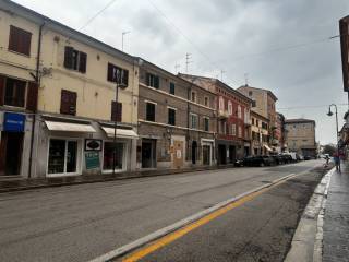 Negozio in affitto a chiaravalle corso giacomo matteotti