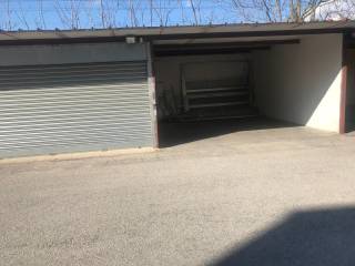 Garage in vendita ad aversa viale europa