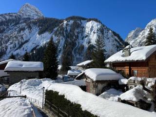 Appartamento in vendita a courmayeur strada della brenva, 9