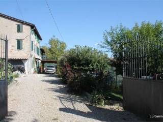 Casa indipendente in vendita a neviano degli arduini la costa