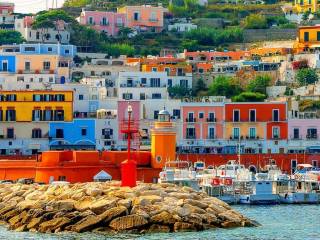 Ristorante in vendita a ponza via banchina tenente di fazio