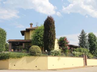 Villa in vendita ad alba 