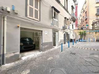 Garage in vendita a napoli via filippo rega