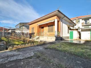 Villa in vendita a livorno ferraris via guglielmo del monferrato, 21