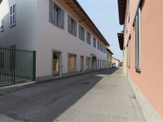 Garage in vendita a cornate d'adda via giacomo matteotti, 21