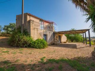 Casa indipendente in vendita a caltagirone via gelone, 101