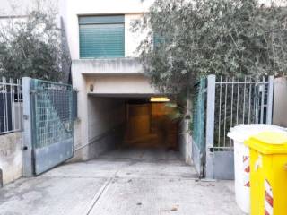 Garage in vendita a senigallia via trieste