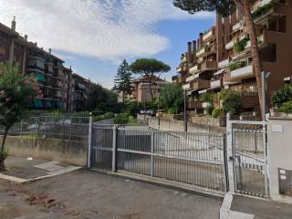 Garage in vendita a roma via adolfo gandiglio n. 102