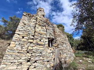 Villa in vendita a chiusanico via monte pasubio s.n.c.