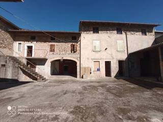 Villa in vendita a mereto di tomba via cristoforo colombo