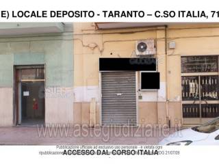 Magazzino all'asta a taranto corso italia, 71