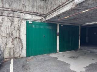 Garage in vendita a genova via lorenzini