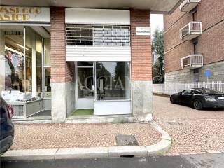 Negozio in vendita a biella corso risorgimento, 7