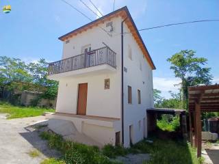 Villa in vendita a bisenti strada provinciale 34b