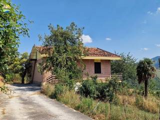 Villa in vendita a castelli località santa maria della neve