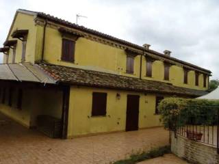 Casa indipendente in vendita ad ancona via fornace