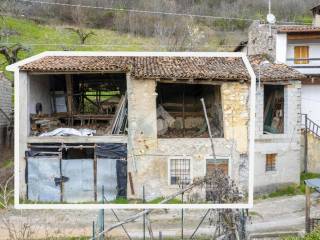 Rustico in vendita a badia calavena via cosari