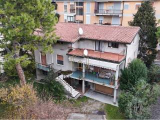 Casa indipendente in vendita a desenzano del garda via roma