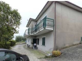 Villa all'asta a rapagnano via s. severino, 34, 63831 rapagnano fm, italia