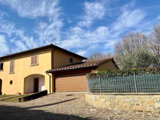 Casa indipendente in vendita ad arezzo via romea