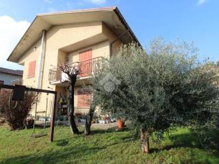 Villa bifamiliare in vendita a casalgrande via canale, 1