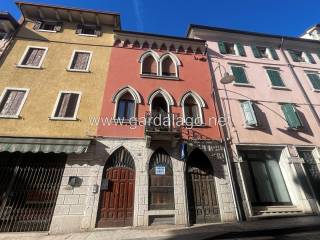 Rustico in vendita a caprino veronese corso giuseppe mazzini