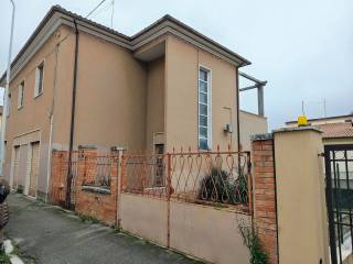 Villa in in vendita da privato a san severino marche via giovanni battista caccialupi