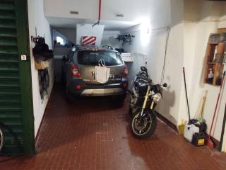 Garage in vendita a genova via della sirena, 7