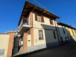 Casa indipendente in affitto a rivalta di torino via roma, 26