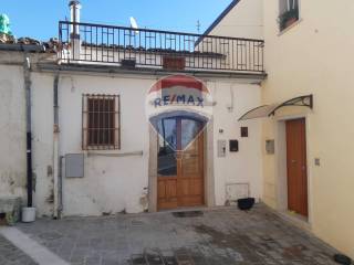 Casa indipendente in vendita a rocchetta sant'antonio piazza marco pedoca, 18